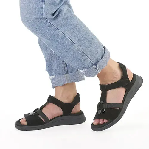 Ara sandal