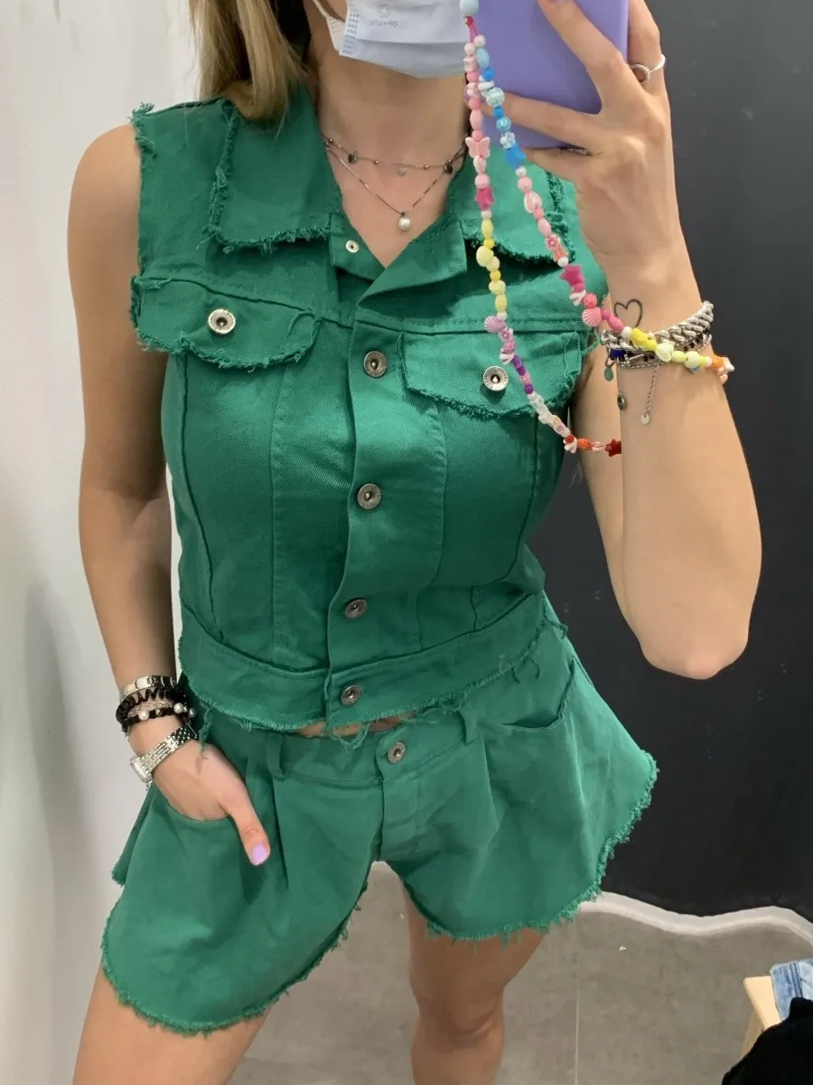 Gilet verde di jeans sfrangiato