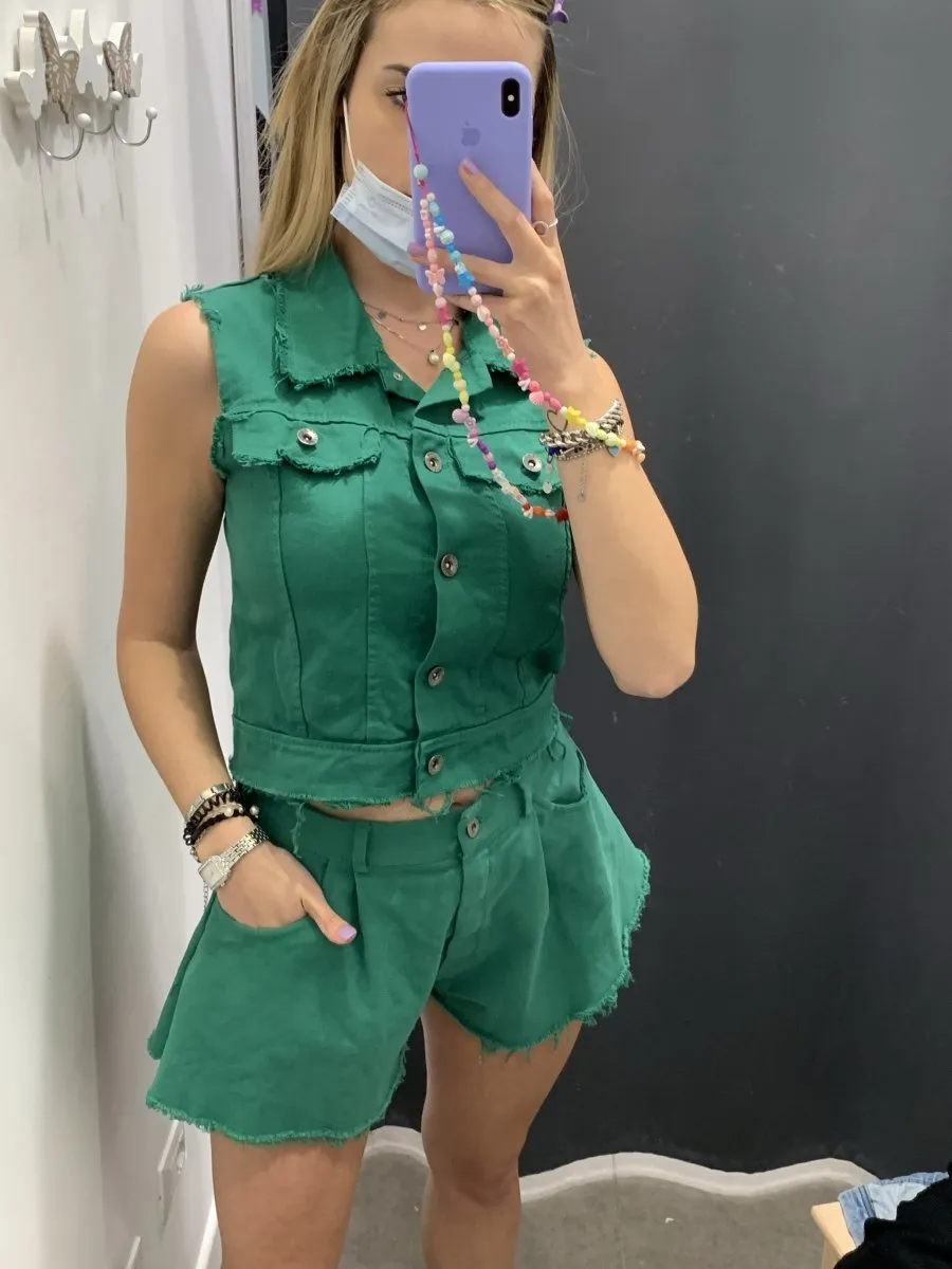 Gilet verde di jeans sfrangiato