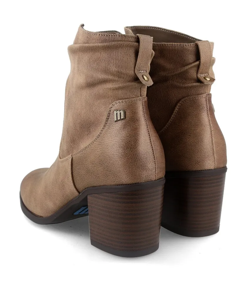 Mustang Miriana 59501 wide heel ankle boots