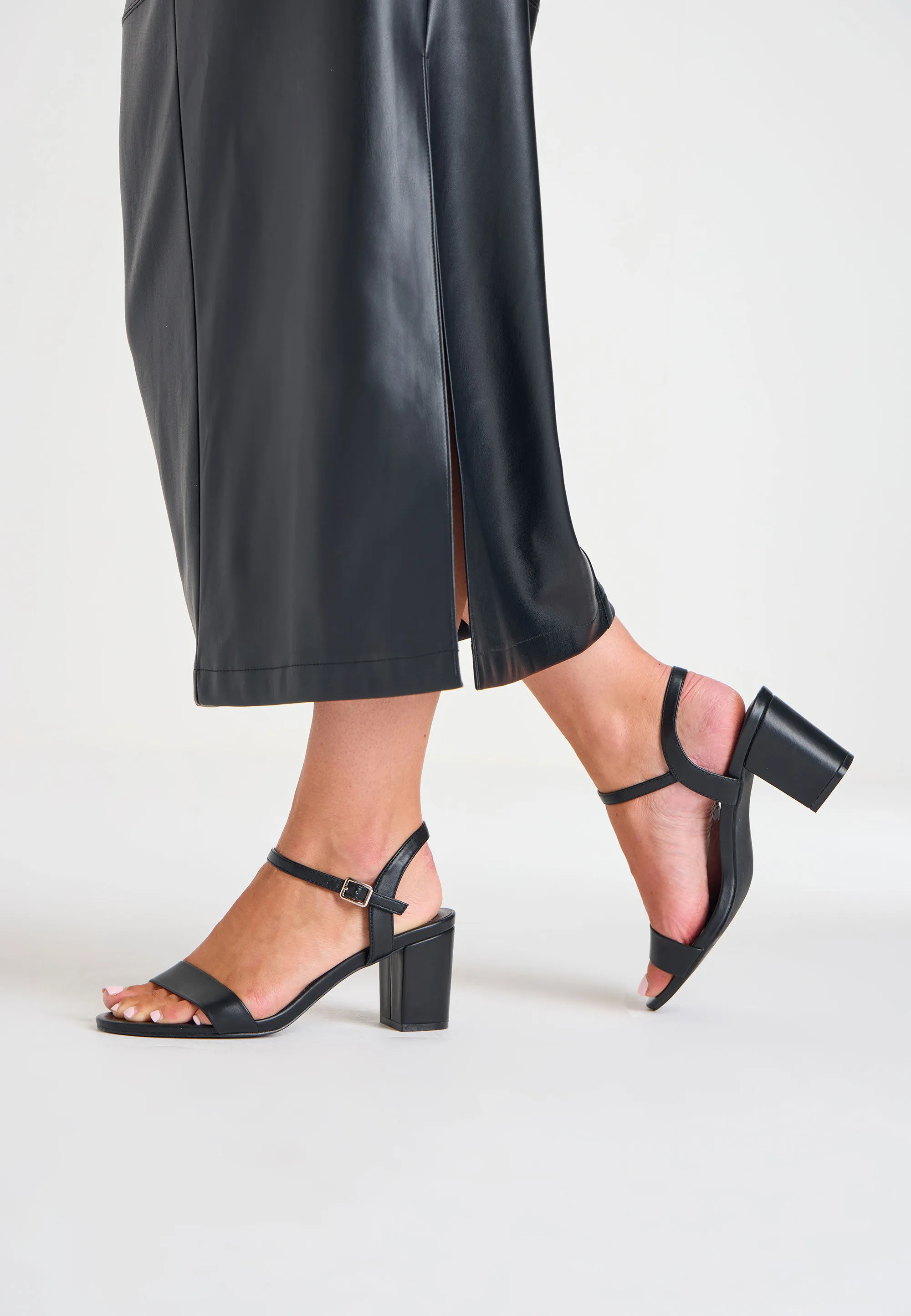 Womens Black Plain Block Heel Sandals